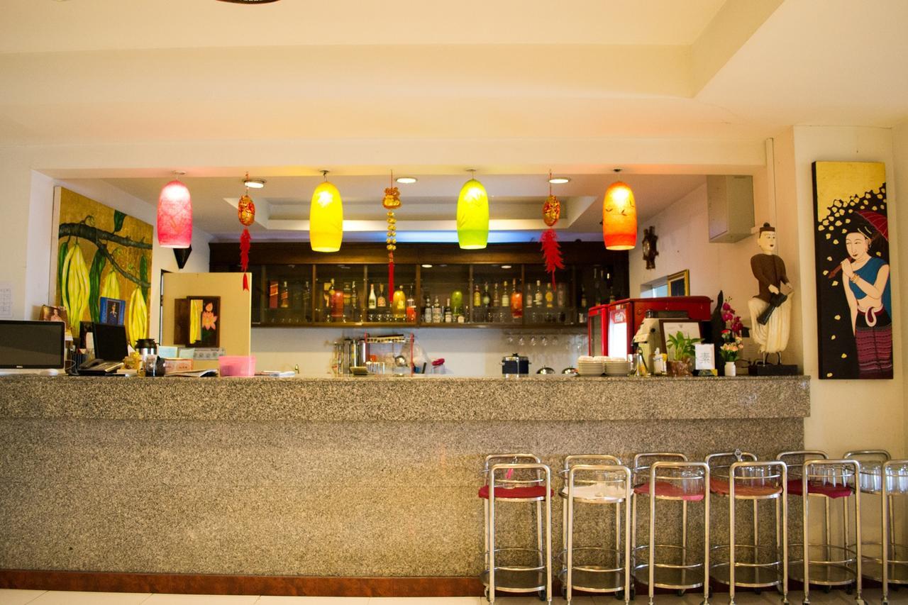 Win Place Hotel Chiang Mai Exteriör bild