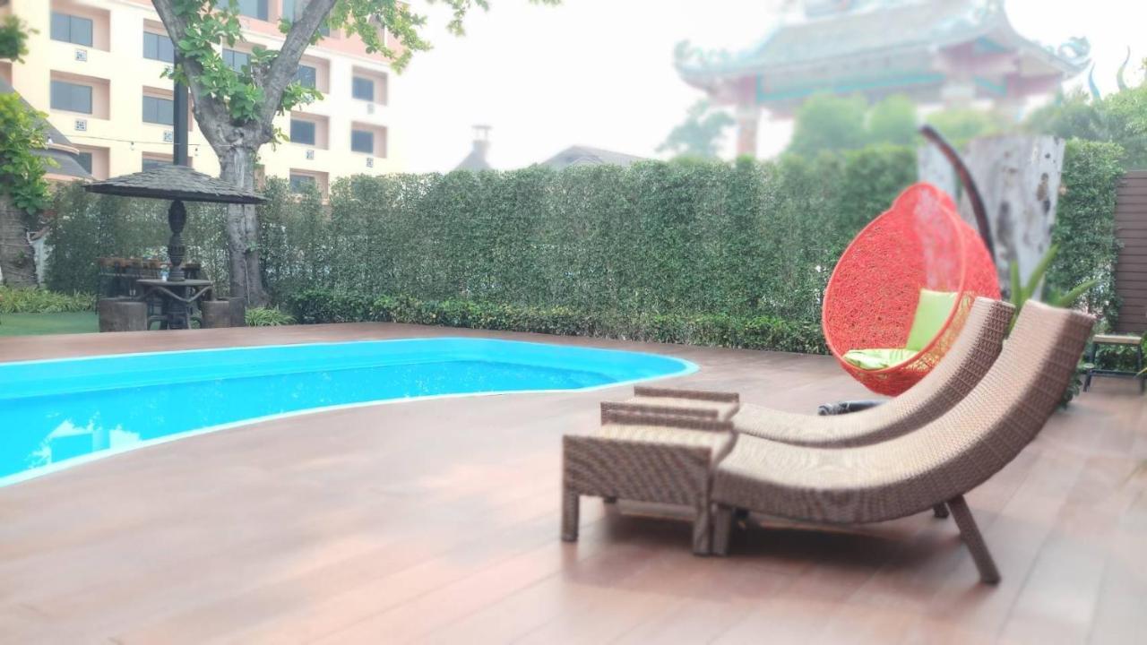 Win Place Hotel Chiang Mai Exteriör bild