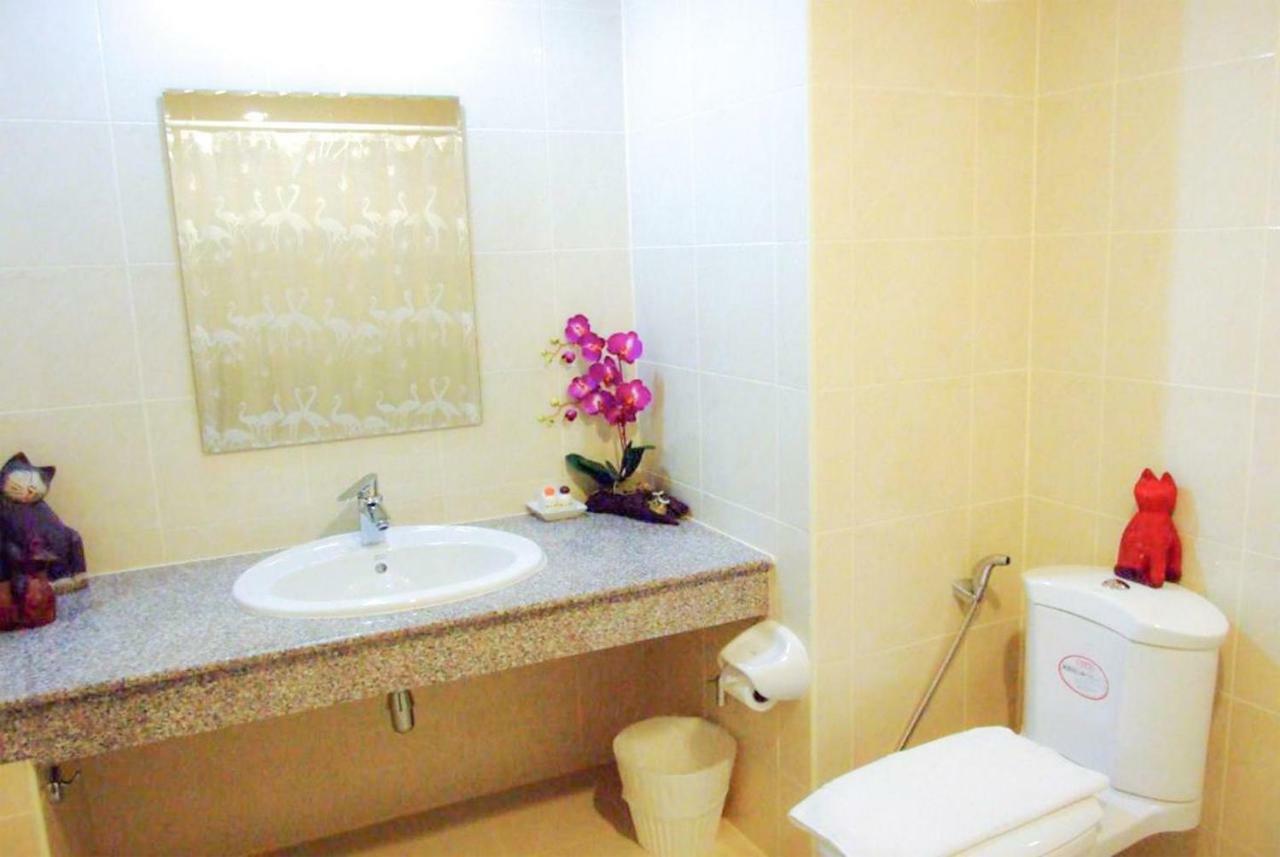 Win Place Hotel Chiang Mai Exteriör bild