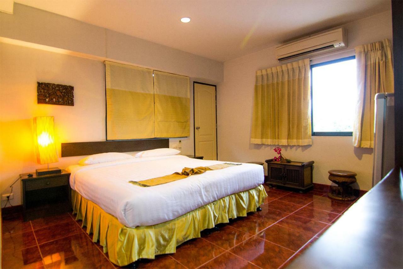 Win Place Hotel Chiang Mai Exteriör bild